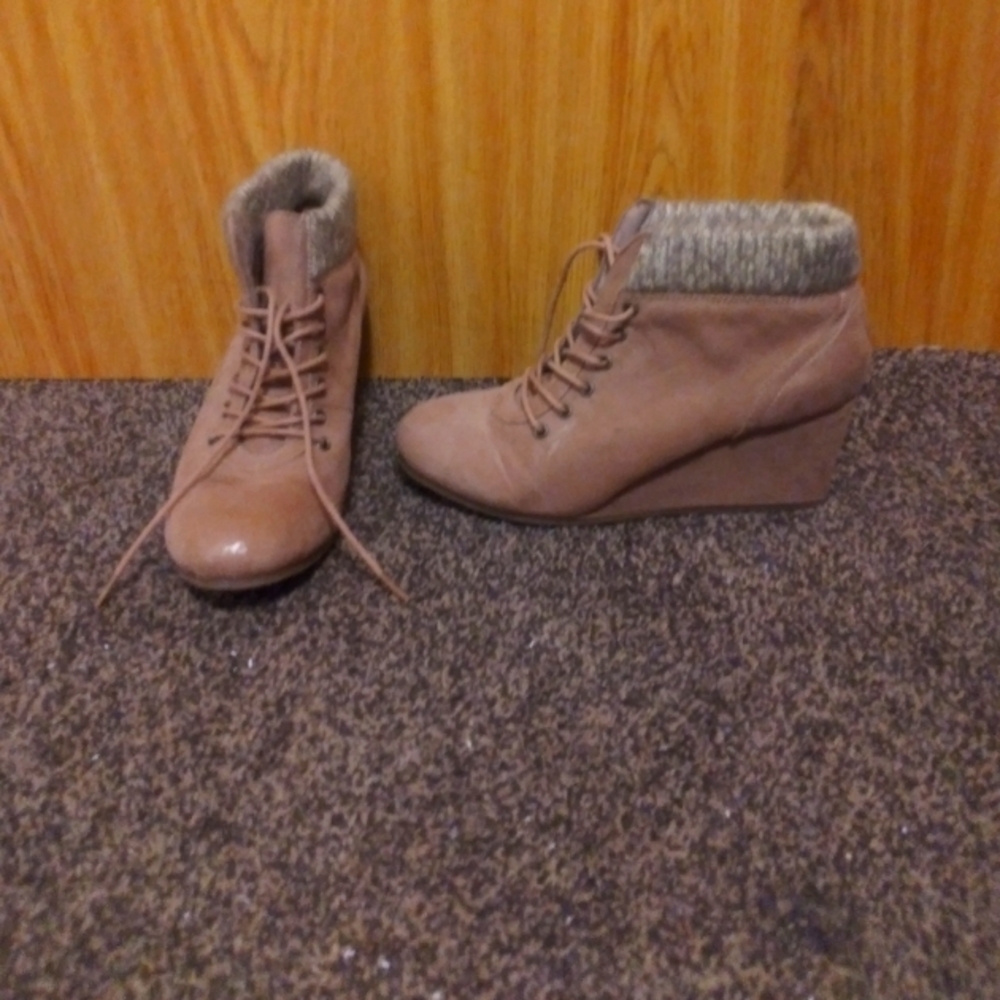Beige ankle boots/ will negotiate price